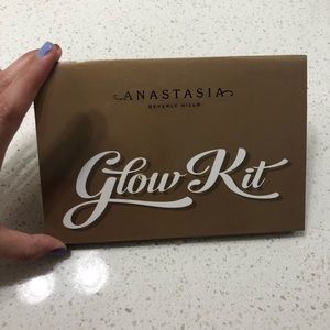 Anastasia Beverly Hills glow kit